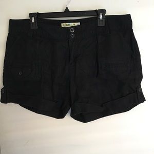 Low waist black shorts